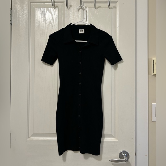 Aritzia fitted button-down dress - Picture 1 of 2